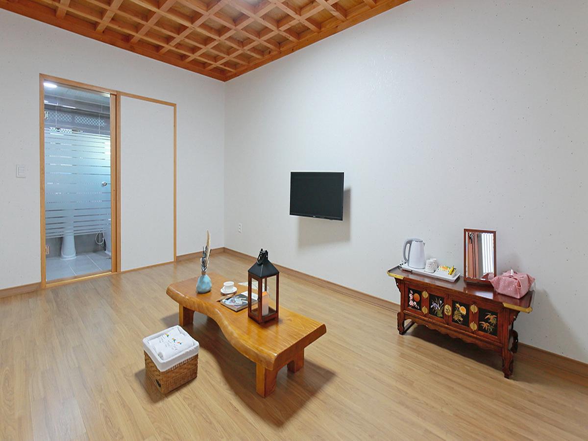 Cheonggong Hanok Stay Gyeongju Exterior foto